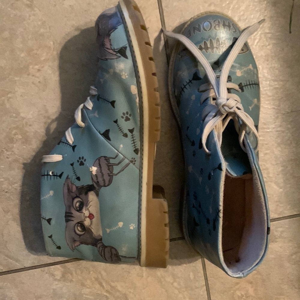 Cat and Fishbone Do Go Shoes boots
